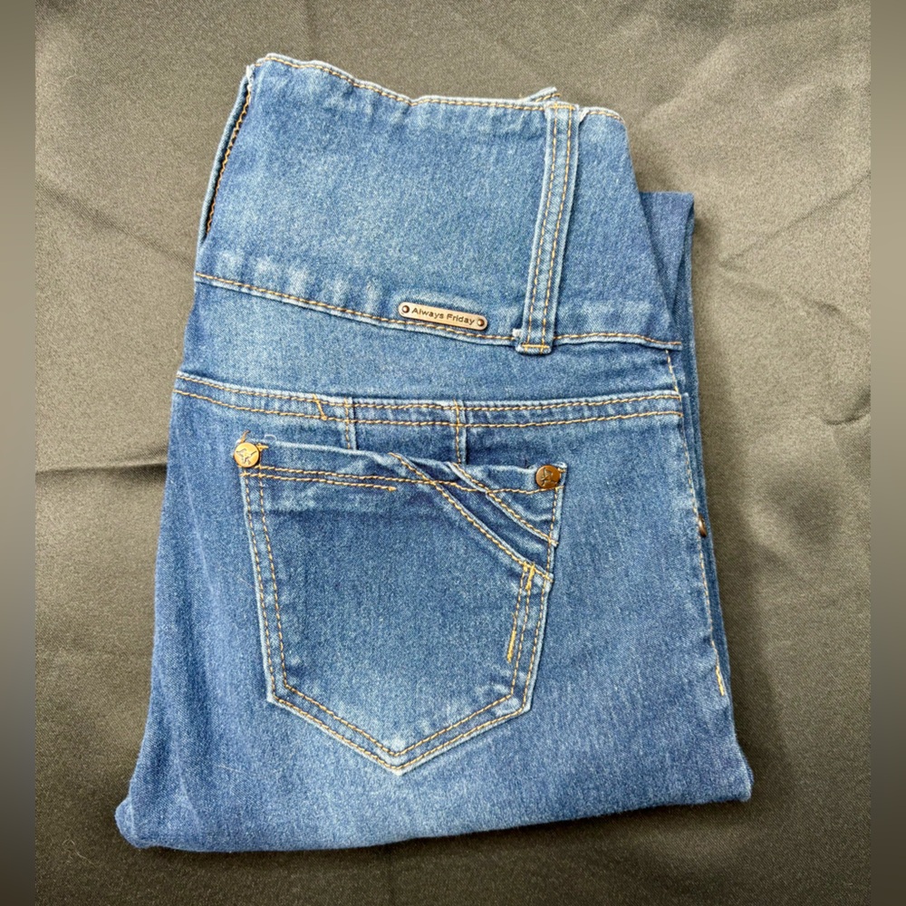 Skinny Jeans, comfortable size 5, Brand: Always Friday